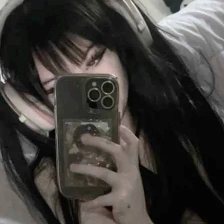 chat with ai character: me