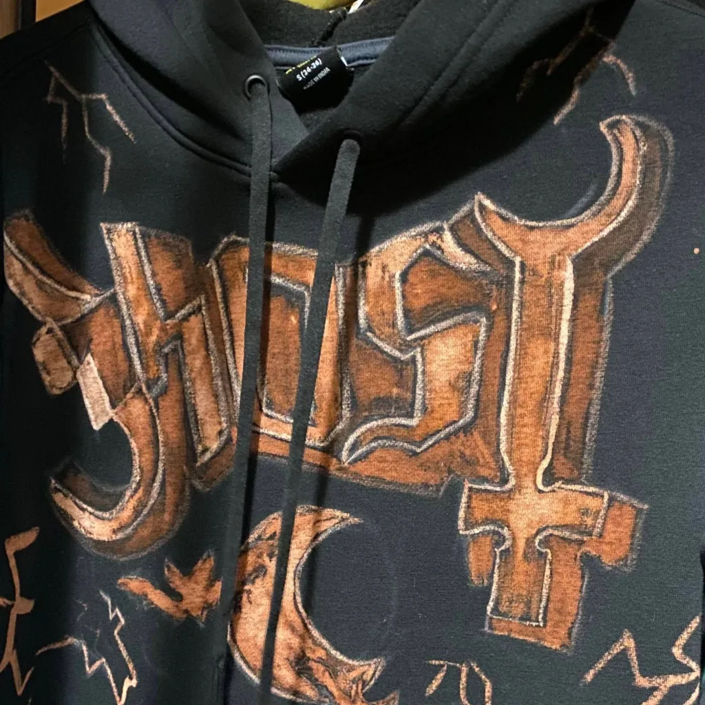 chat with ai character: modern family.