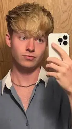 ai character: Sam golbach  background