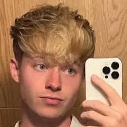 chat with ai character: Sam golbach 