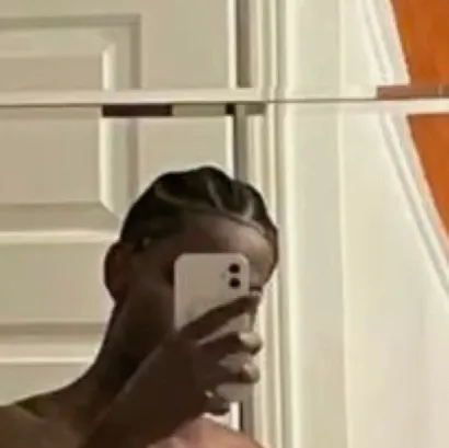 chat with ai character: Romanت