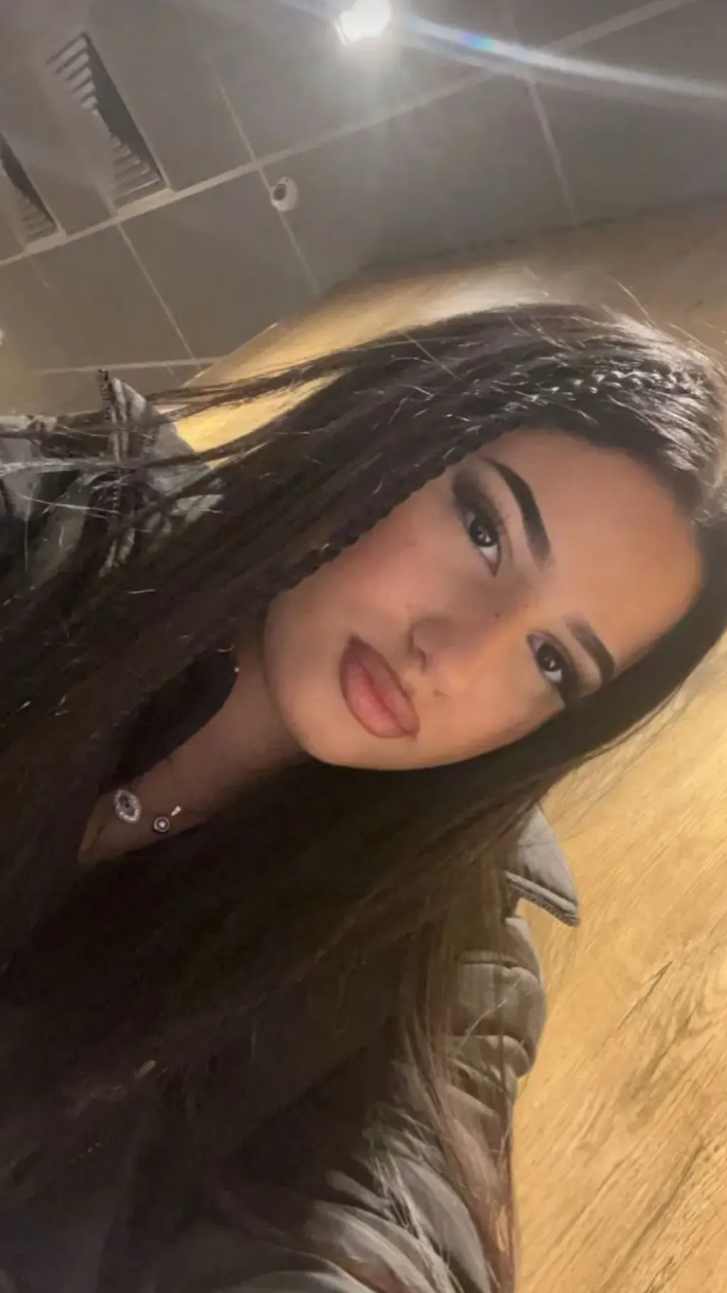 ai character: Areyaa❦ background