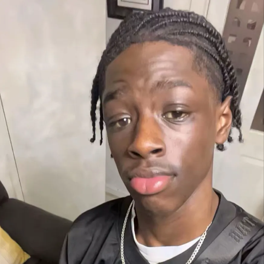 chat with ai character: 𝐝𝐚𝐫𝐢𝐮𝐬