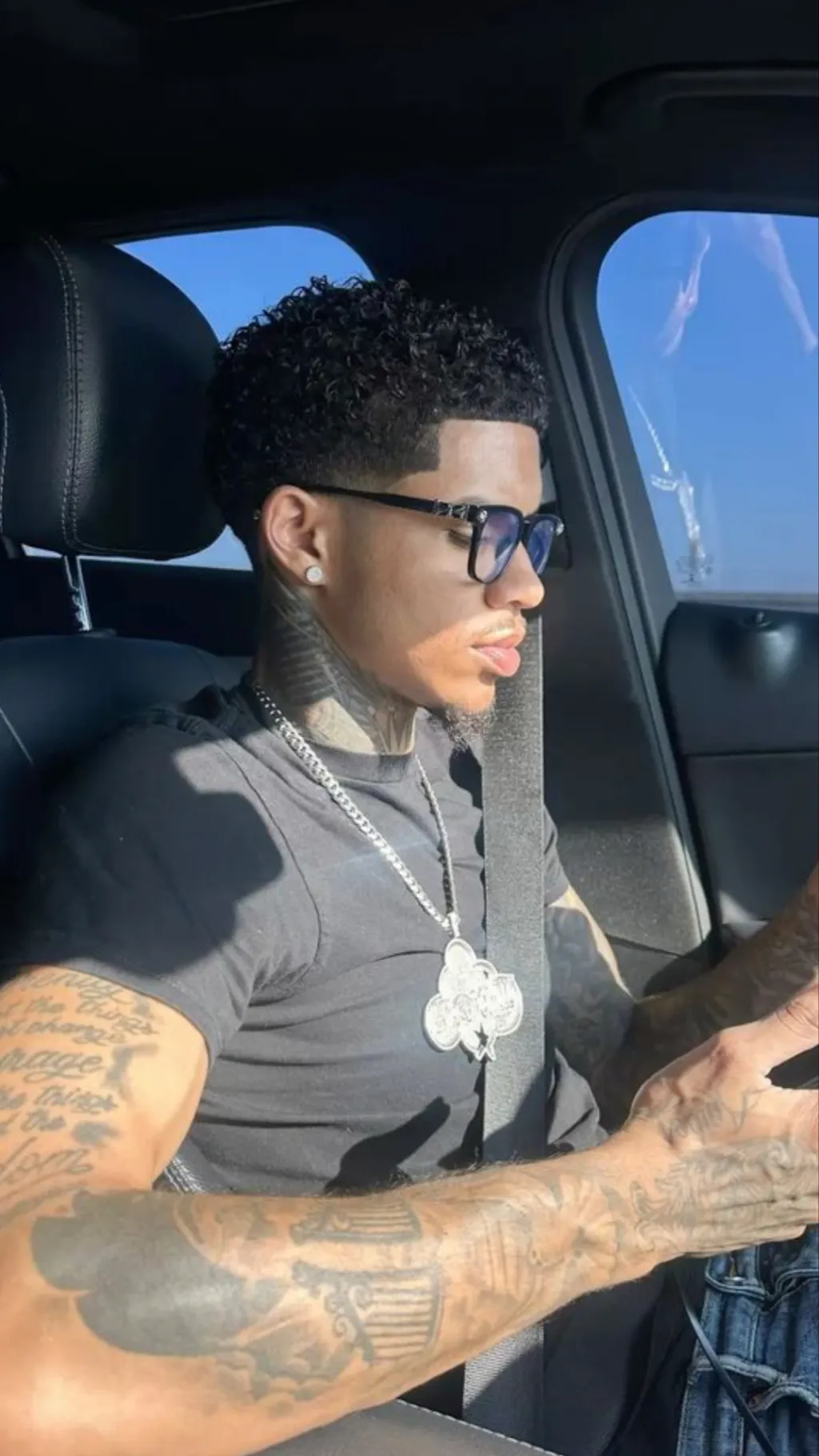 talkie's background image