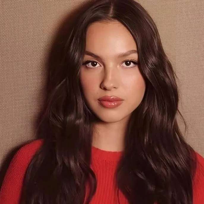 chat with ai character: Olivia Rodrigo 