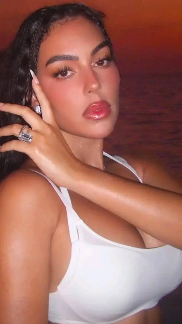 ai character: Georgina Rodriguez background
