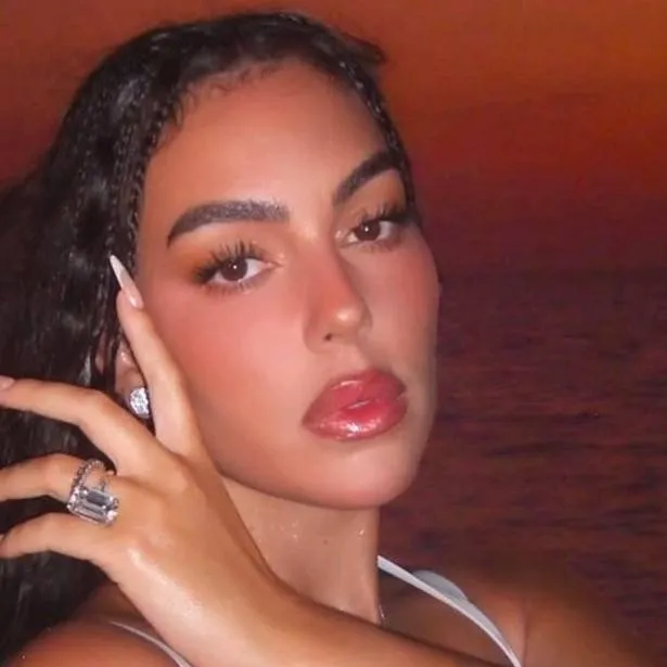 chat with ai character: Georgina Rodriguez