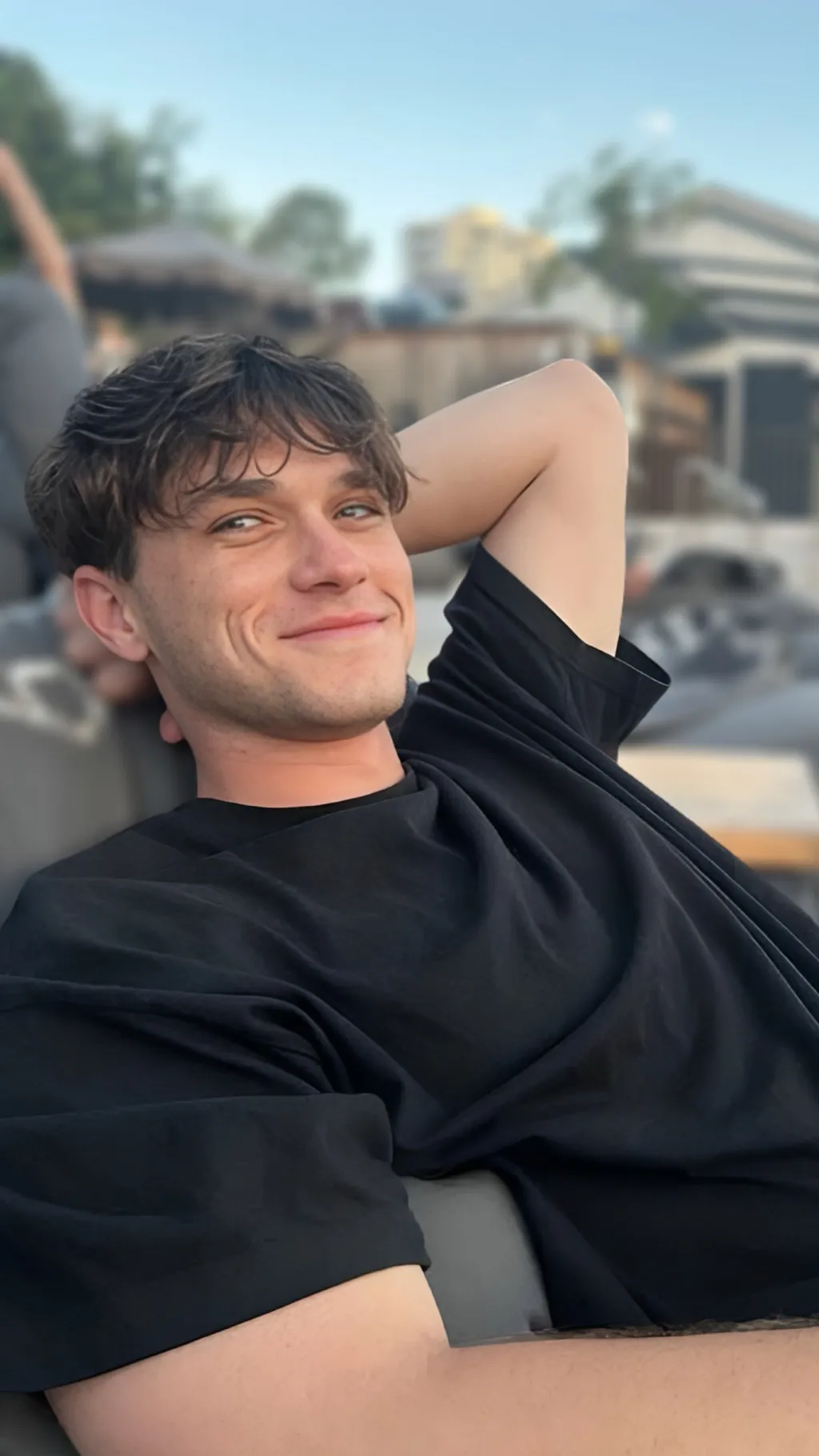 ai character: Weston Vail background