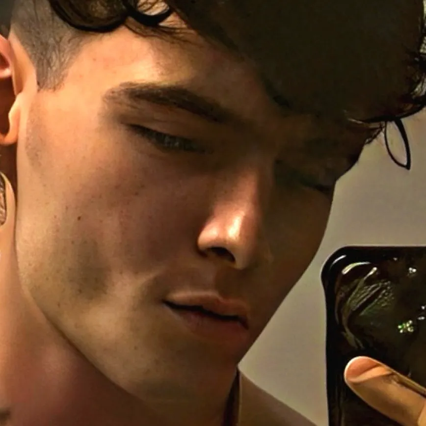 chat with ai character: Alexander Lockwood