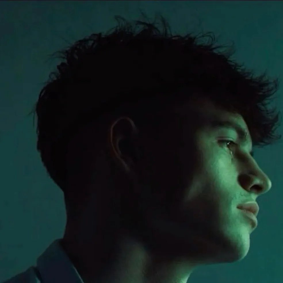 chat with ai character: Cameron Faudem