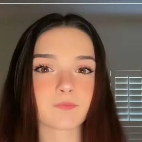 chat with ai character: summerxiris 