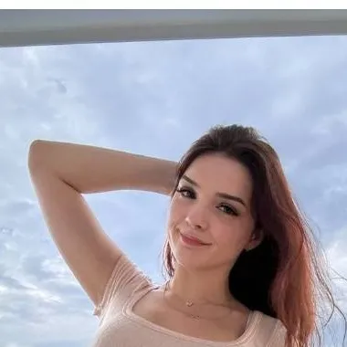 chat with ai character: summerxiris 