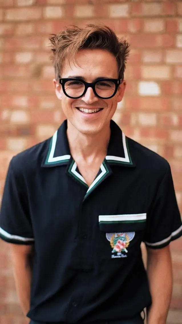 ai character: Tom Fletcher background