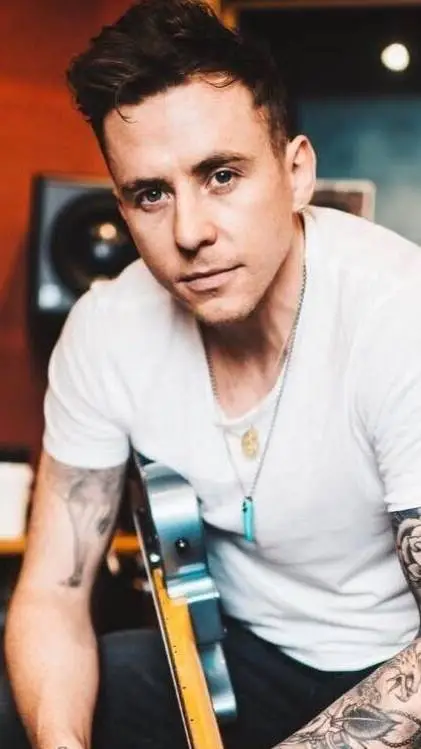 ai character: Danny Jones  background