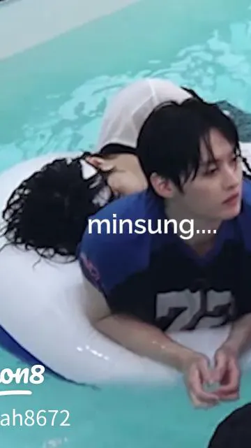 ai character: MINSUNG background