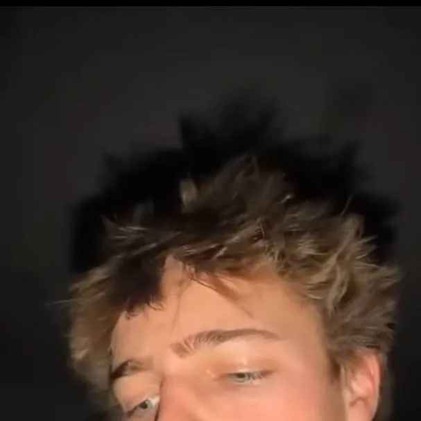 chat with ai character: cruz