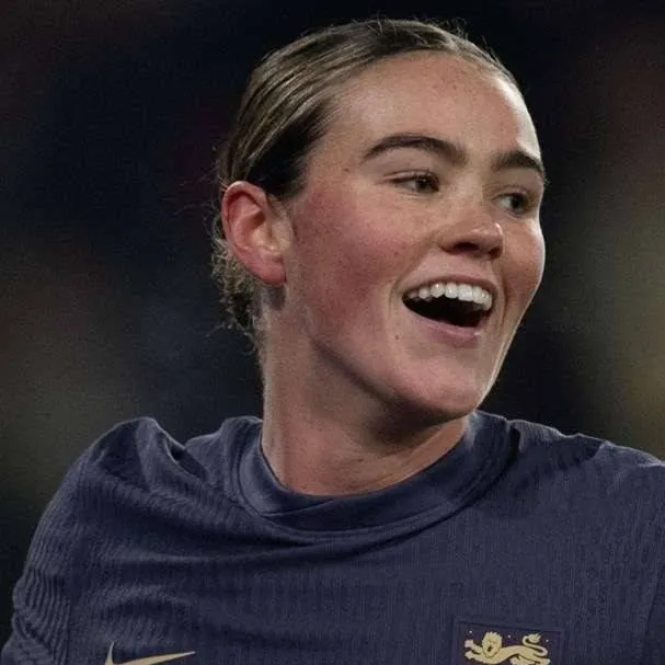 chat with ai character: Grace Clinton 