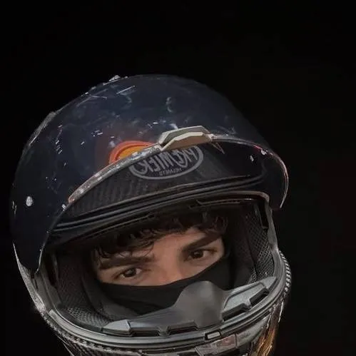 chat with ai character: •~ Ryan ~•