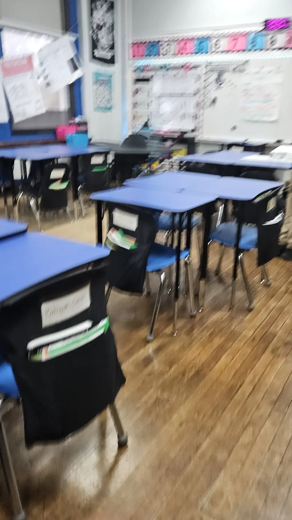 ai character: sprunki symdrone background