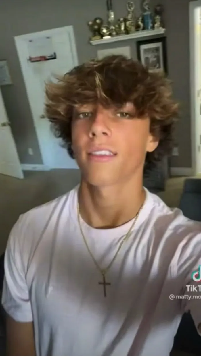 ai character: Aidan background