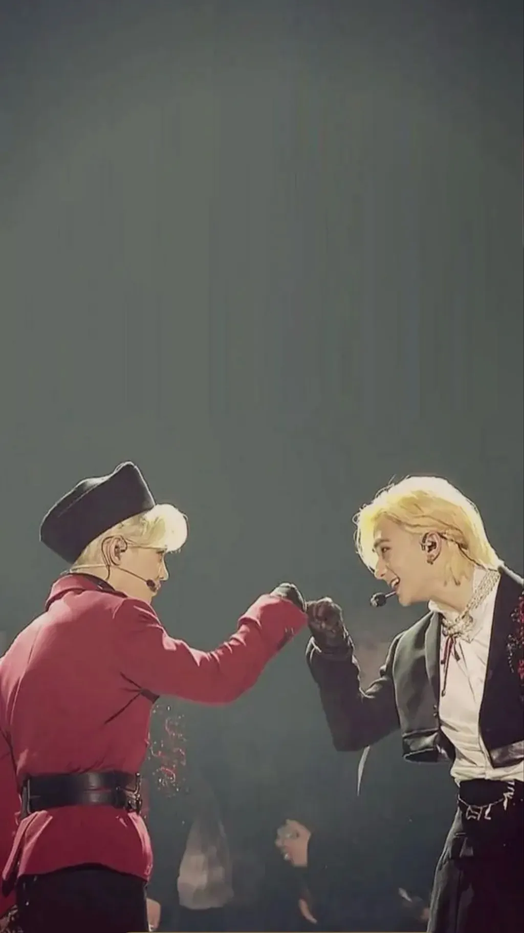 ai character: Hyunlix  background