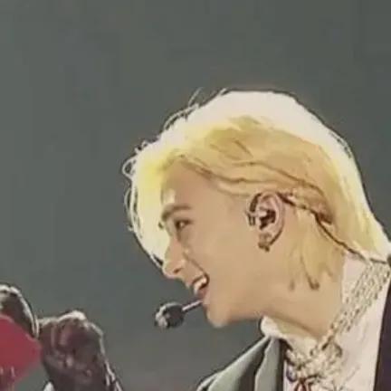 chat with ai character: Hyunlix 