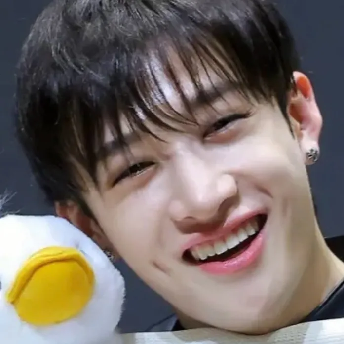 chat with ai character: Bangchan 