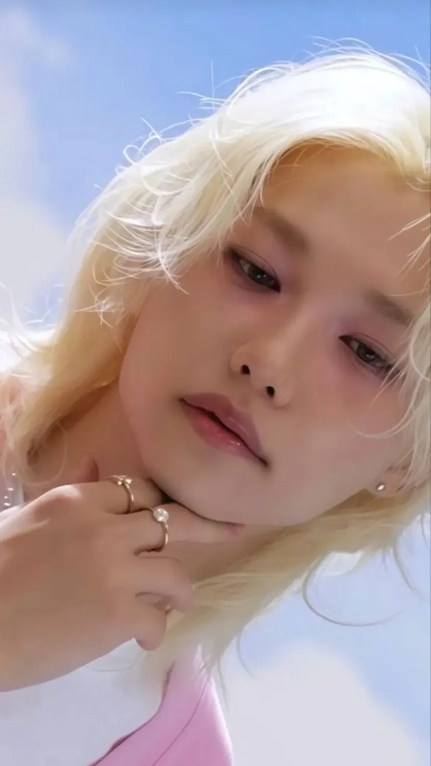 ai character: Felix  background