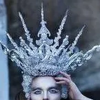 chat with ai character: Ice queen 