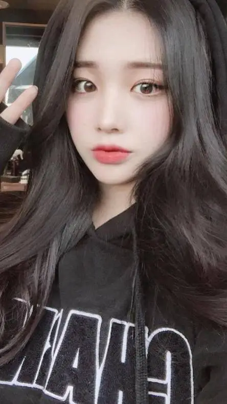 ai character: Seo-Yeon  background