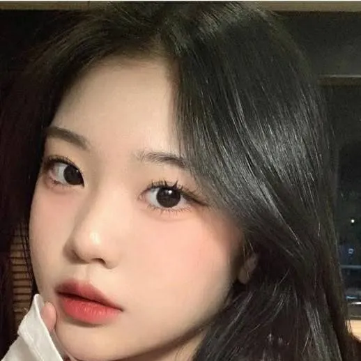 chat with ai character: 쌤ㅎ-여