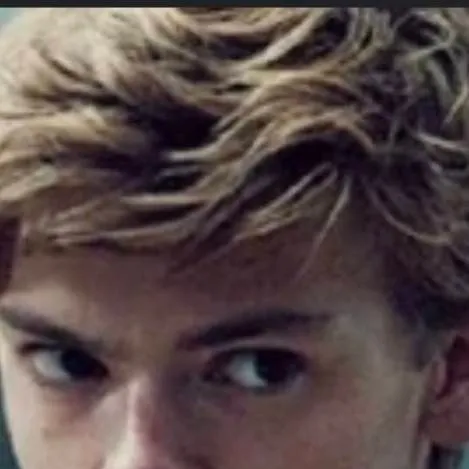 chat with ai character: newt <3