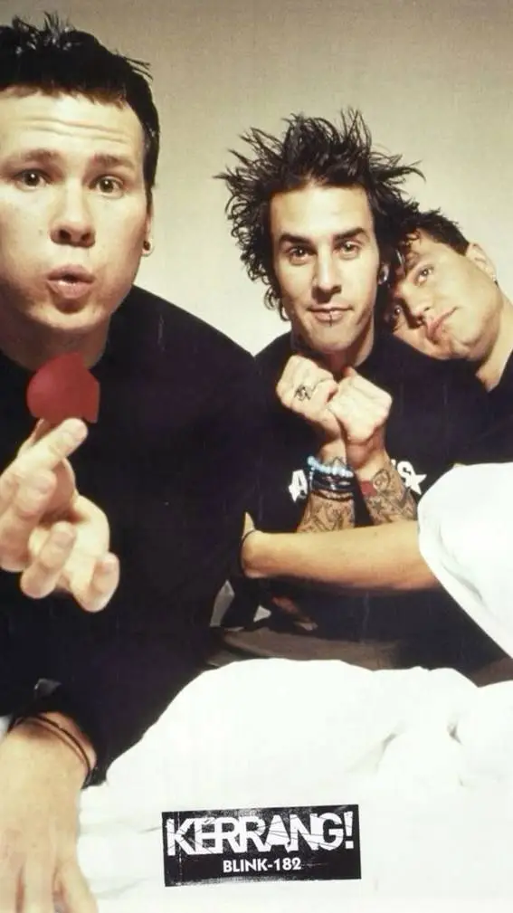 ai character: Blink 182 <3 background