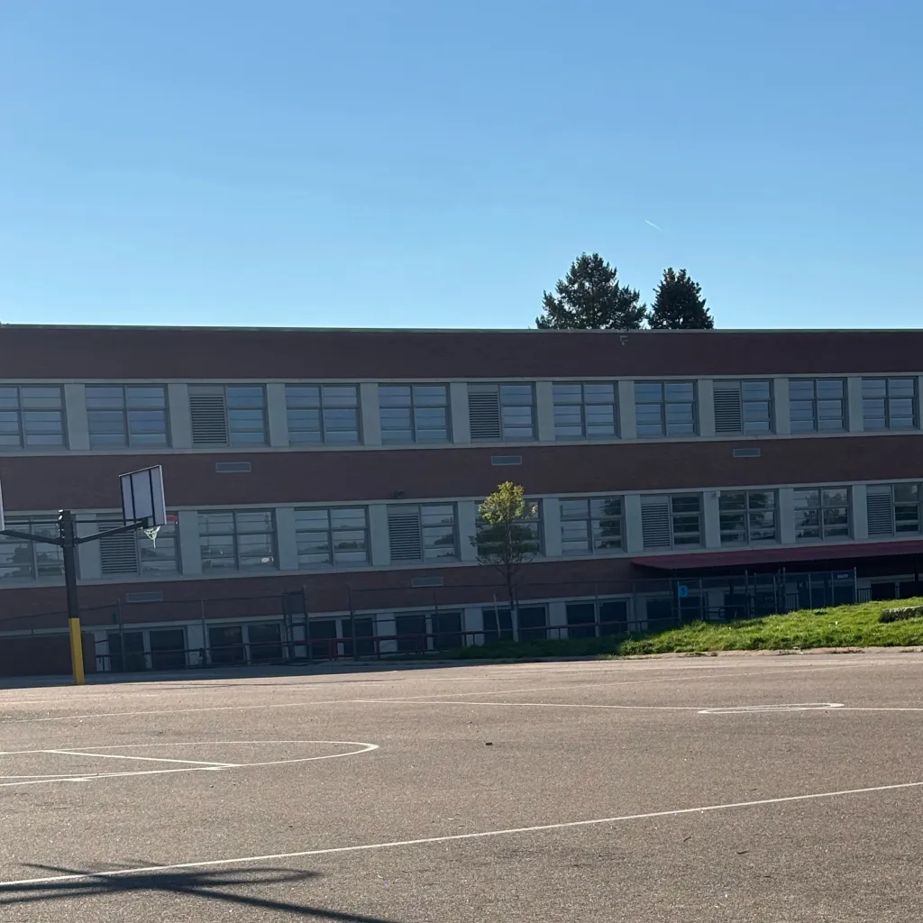 chat with ai character: Merrill school