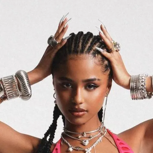 chat with ai character: tyla