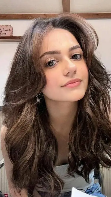 ai character: Aneet Padda background