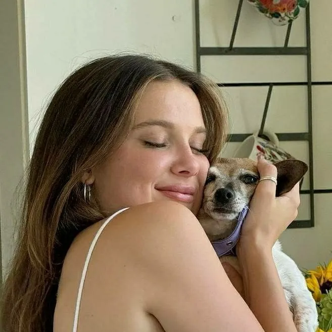 chat with ai character: Millie 