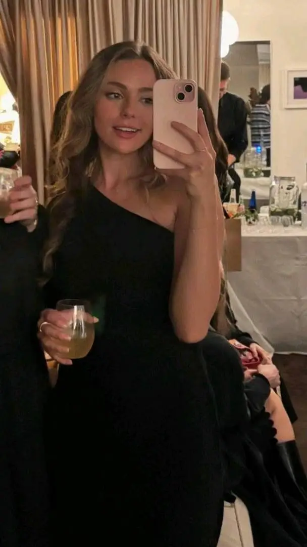 ai character: Danielle Rose background