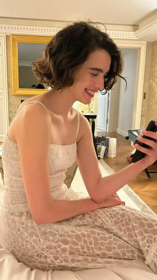 ai character: Margaret Qually background