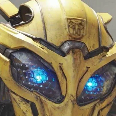 chat with ai character: tfp
