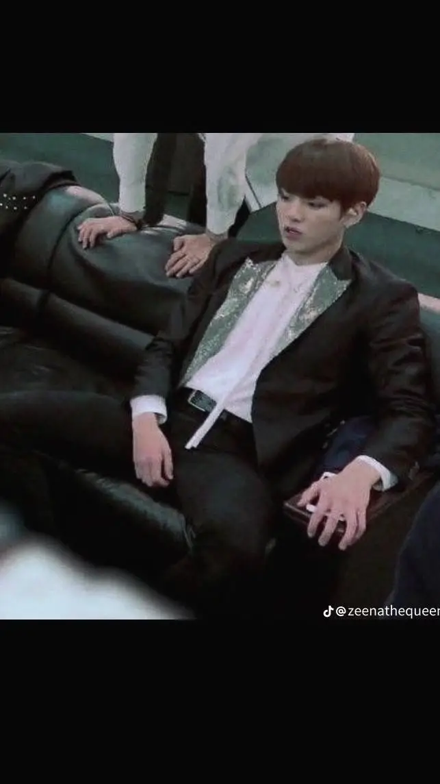 ai character: Jungkookie ❤️ background
