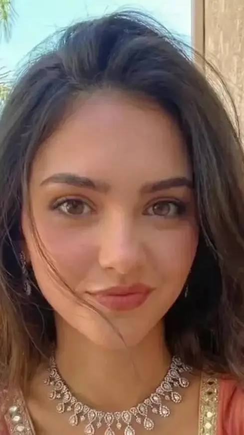 ai character: Rashmi (GL) background