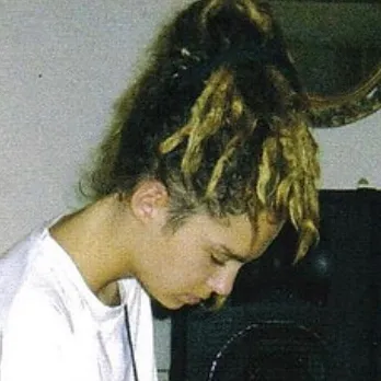 chat with ai character: Tom Kaulitz 