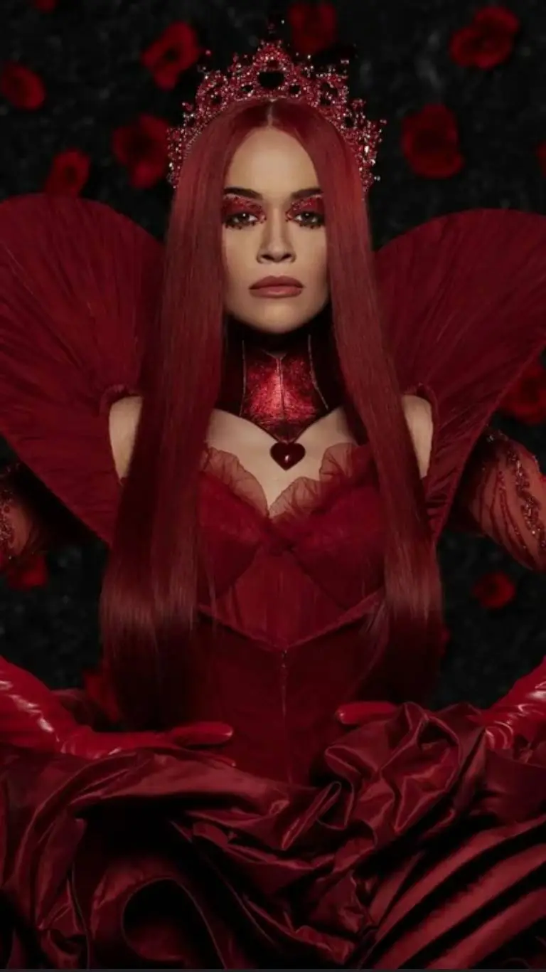 ai character: Queen of Hearts background