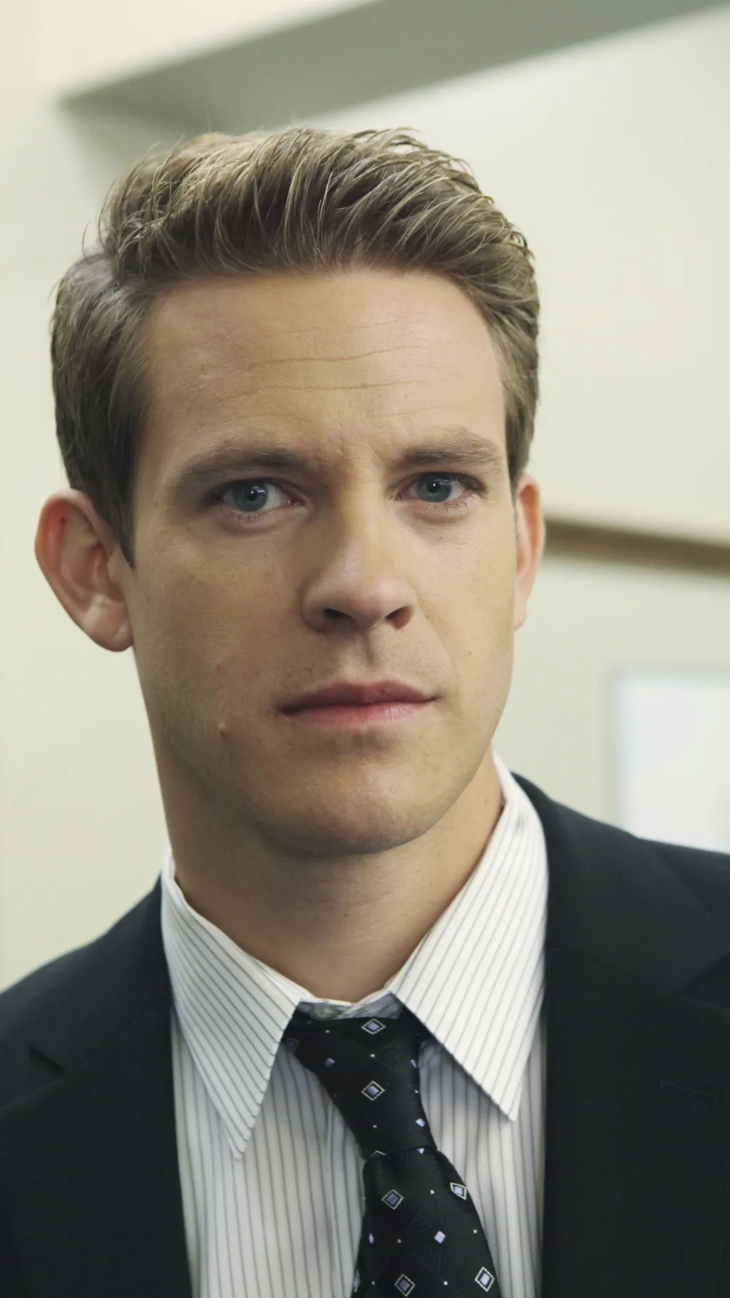 ai character: Officer Willden  background