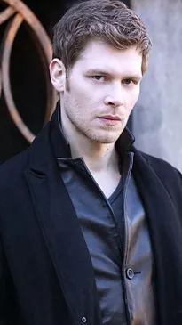 ai character: Klaus Mikaelson background