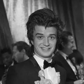 chat with ai character: Joe Keery<3