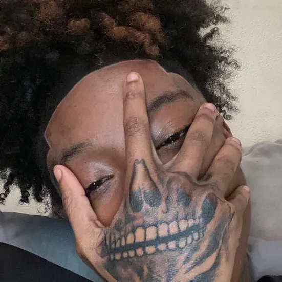 chat with ai character: Iyana