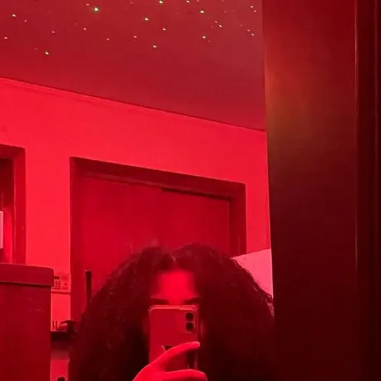 chat with ai character: Aubrey