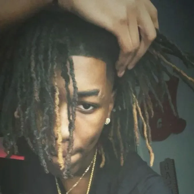 chat with ai character: Landon